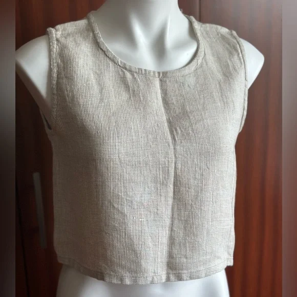 Two NWT AlyWear 100% Linen Top.s M.Made in USA.Retail$38 each. - Picture 7 of 12
